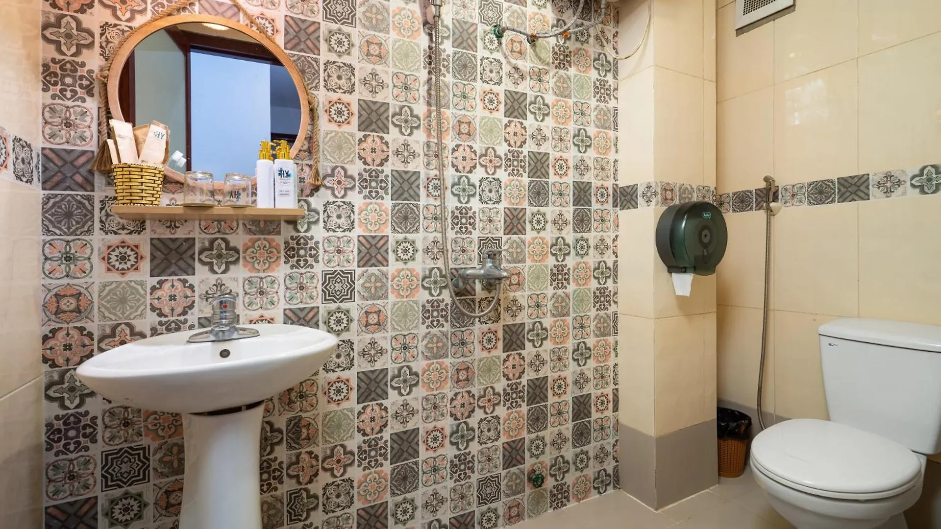 Hy Local Budget Hotel By Hoianese - 5 Mins Walk To Hoi An Ancient Town