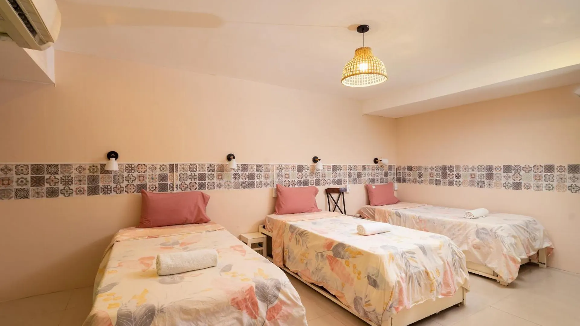 Hy Local Budget Hotel By Hoianese - 5 Mins Walk To Hoi An Ancient Town