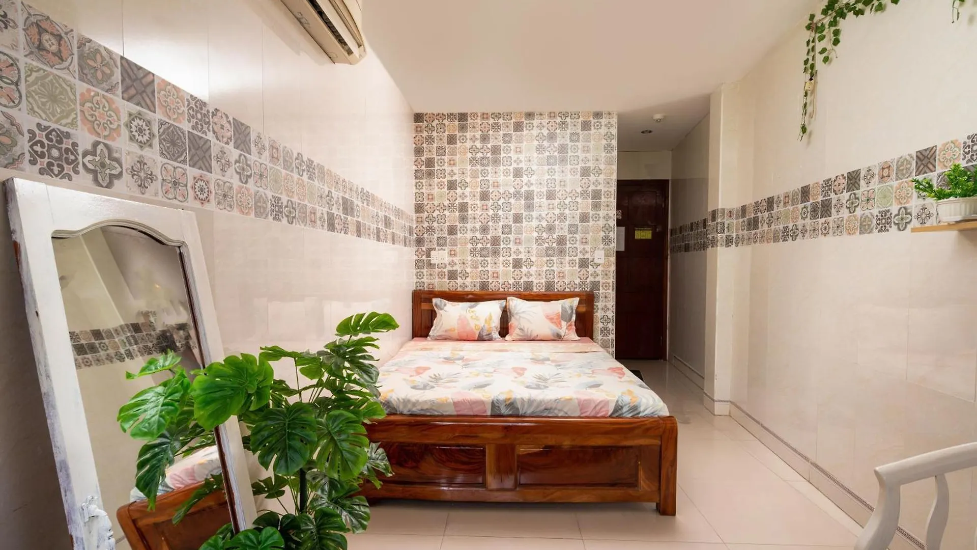 Hy Local Budget Hotel By Hoianese - 5 Mins Walk To Hoi An Ancient Town 0*,