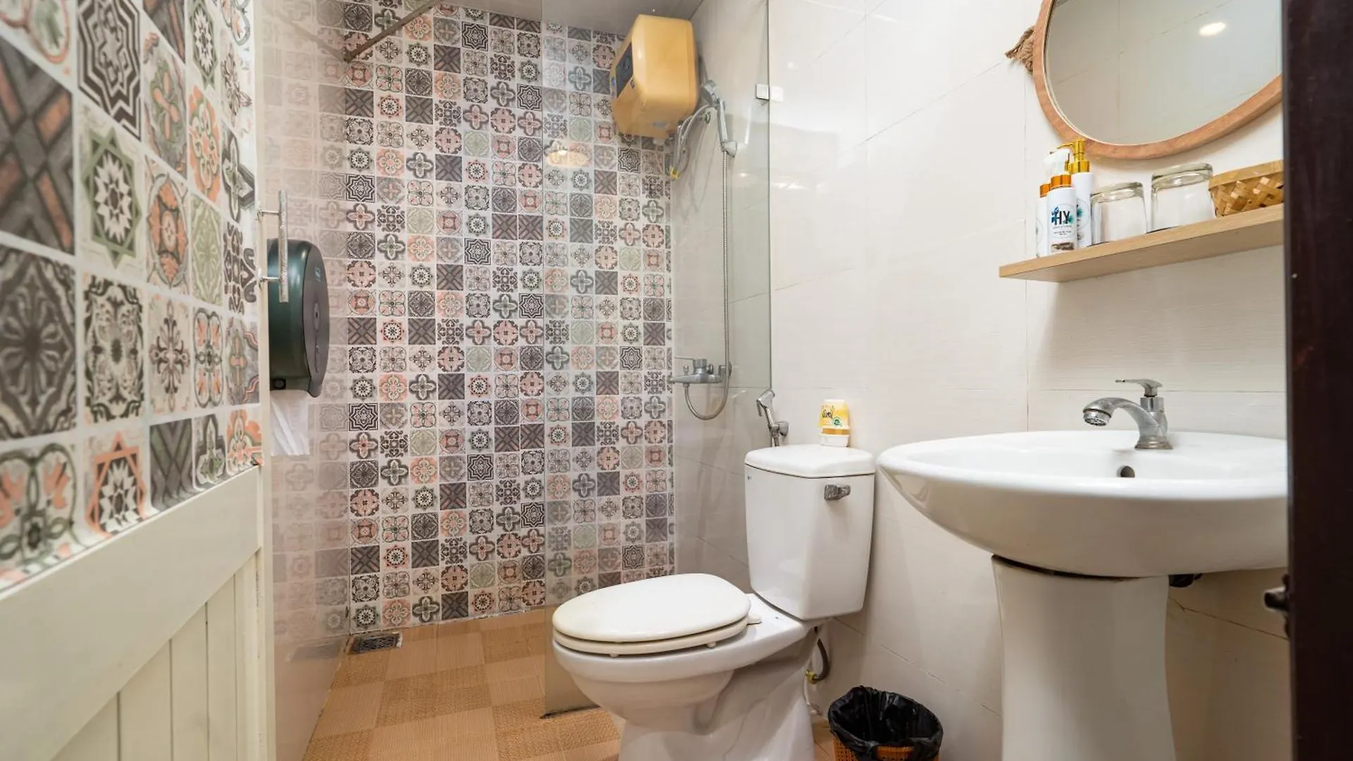Hy Local Budget Hotel By Hoianese - 5 Mins Walk To Hoi An Ancient Town 0*,  Vietnam